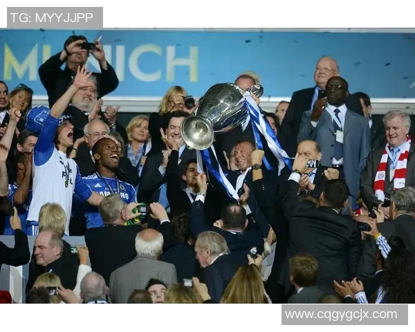 足球明星退役后的新生活探索与挑战如何重塑人生价值与目标