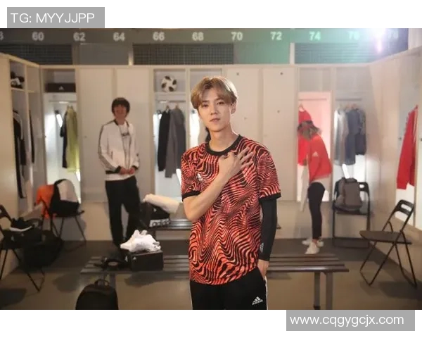 鹿晗化身足球明星展现运动魅力与青春活力的完美结合 鹿晗化身足球明星展现运动魅力与青春活力的完美结合